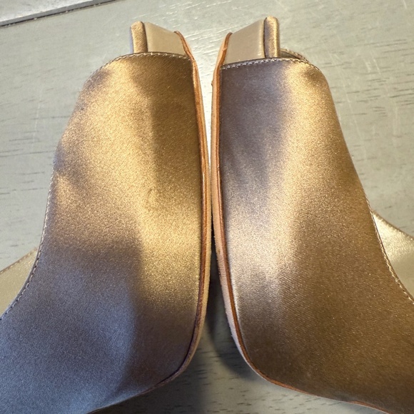 GUCCI Gold (37.5) Silk Platform Pump + Crystal Ball heel detail - Picture 7 of 8